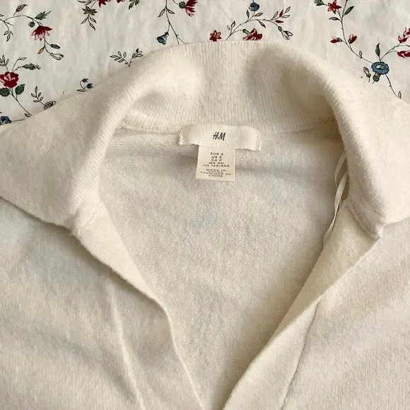 H&M collared sweater - Picture 3 of 3